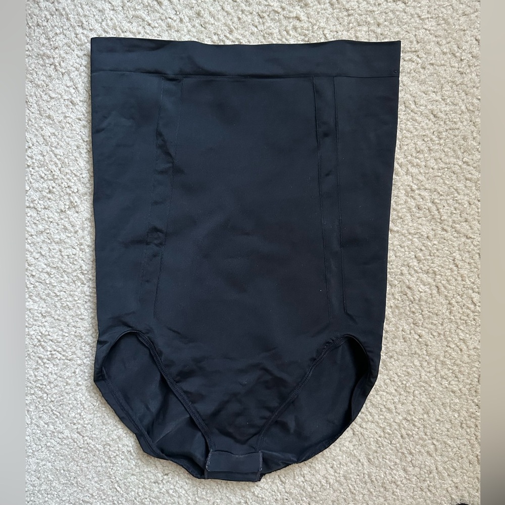 Spanx black onCore high- waisted Brief shapewear size Medium